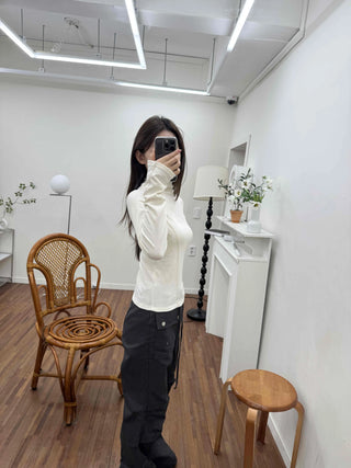 Modern Chic Turtleneck Cut-out Slim Fit Long Sleeve Tee