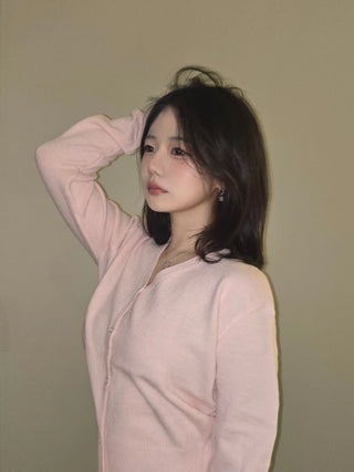Sweat Pearl Button V-Neck Volume Sleeve Knit Cardigan