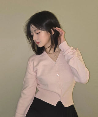 Sweat Pearl Button V-Neck Volume Sleeve Knit Cardigan