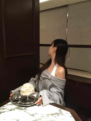 Romantic Collar Collab Off-Shoulder Cable Knit