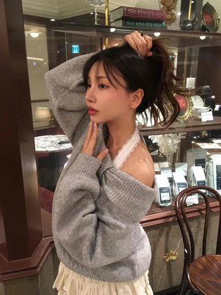 Romantic Collar Collab Off-Shoulder Cable Knit