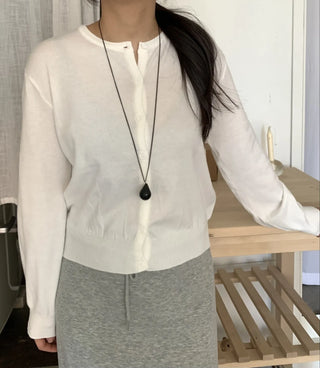 Minimal Collarless Slim Fit Cropped Cardigan
