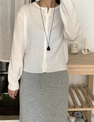 Minimal Collarless Slim Fit Cropped Cardigan