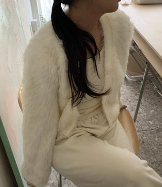 Feminine Shoulder Fur Point Crop Knit Cardigan