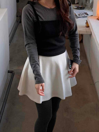 Two-tone Color Block Minimal Round Neck Slim Fit Long Sleeve T-shirt