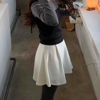 Two-tone Color Block Minimal Round Neck Slim Fit Long Sleeve T-shirt