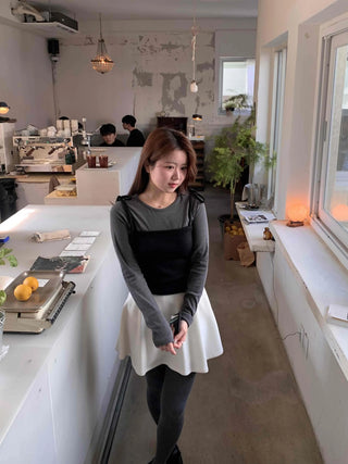 Two-tone Color Block Minimal Round Neck Slim Fit Long Sleeve T-shirt