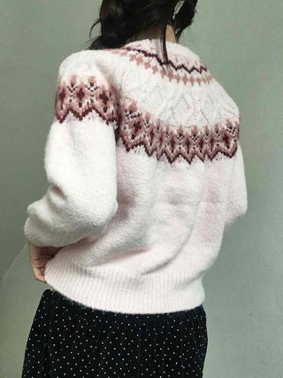 Heart Motif Jacquard Oversized Round Knit
