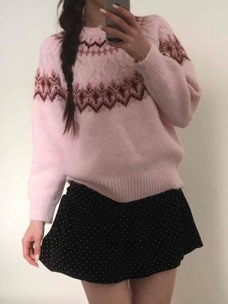 Heart Motif Jacquard Oversized Round Knit