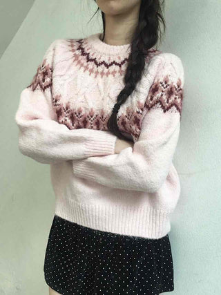 Heart Motif Jacquard Oversized Round Knit