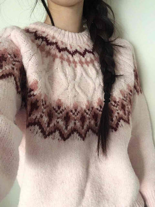 Heart Motif Jacquard Oversized Round Knit