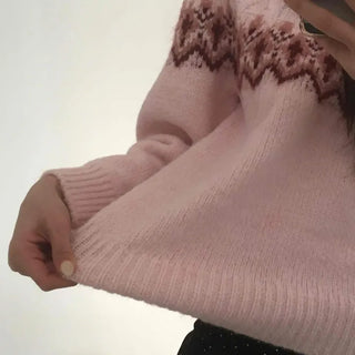 Heart Motif Jacquard Oversized Round Knit