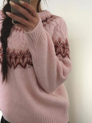 Heart Motif Jacquard Oversized Round Knit