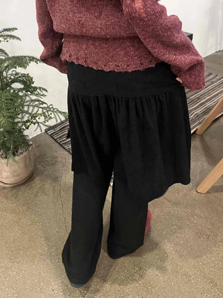 Pleated Balloon Silhouette Midi Skirt