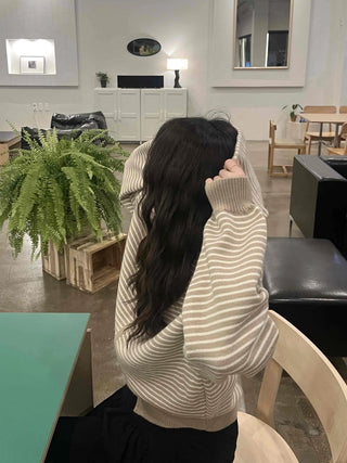 Soft Mood Half-Neck Border Loose Fit Zip-Up