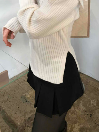 Classic Minimal Wrap Point Knit Skirt