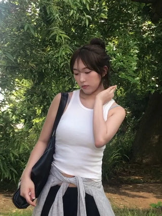 Amo High-Neck Simple Sleeveless
