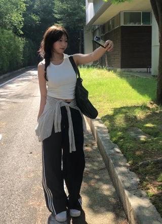 Madou Crinkly Three-Stripe Training Pants