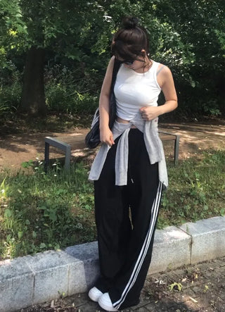 Madou Crinkly Three-Stripe Training Pants