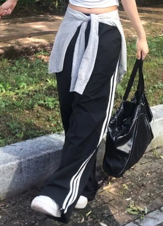 Madou Crinkly Three-Stripe Training Pants