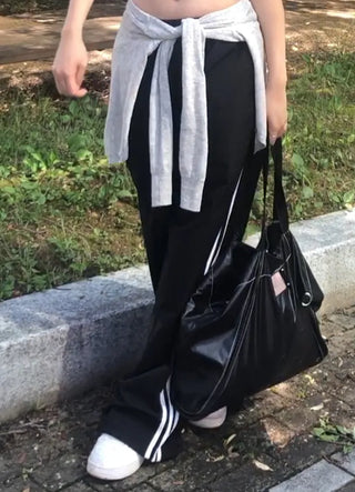 Madou Crinkly Three-Stripe Training Pants