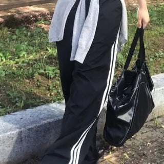 Madou Crinkly Three-Stripe Training Pants