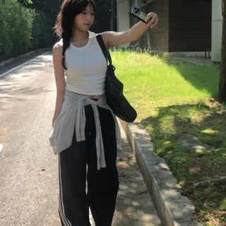 Madou Crinkly Three-Stripe Training Pants