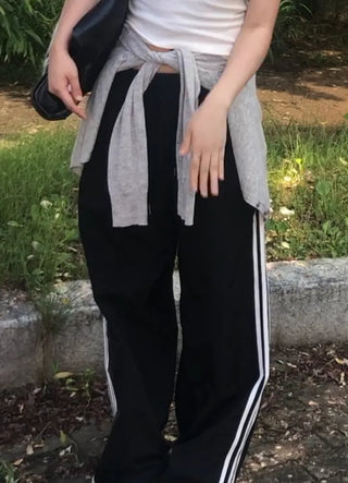 Madou Crinkly Three-Stripe Training Pants