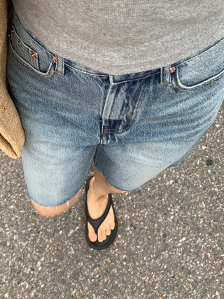 Roku Vintage Washed Knee-Length Medium Blue Denim Pants