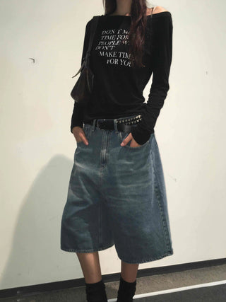 English Lettering Off-Shoulder U-Neck Long-Sleeve T-Shirt