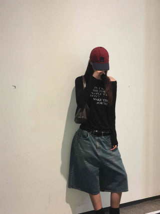 English Lettering Off-Shoulder U-Neck Long-Sleeve T-Shirt