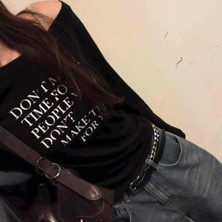 English Lettering Off-Shoulder U-Neck Long-Sleeve T-Shirt
