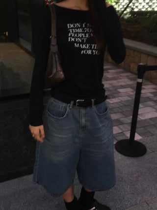 English Lettering Off-Shoulder U-Neck Long-Sleeve T-Shirt