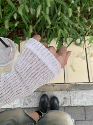 Comfort See-through Ribbed V-Neck Long Sleeve Tee