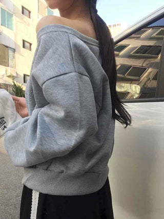 Retro Cubic Bead Off-Shoulder Sweatshirt