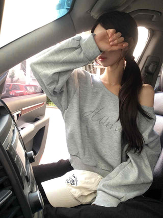 Retro Cubic Bead Off-Shoulder Sweatshirt