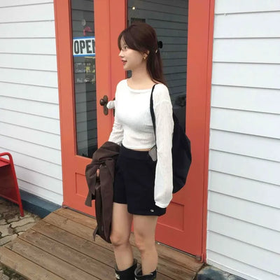 Minimal Pendant Knit Shorts
