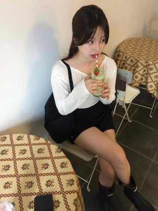 Minimal Pendant Knit Shorts