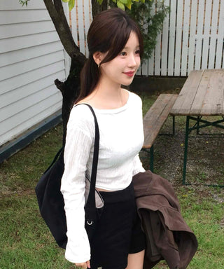 Minimal Pendant Knit Shorts