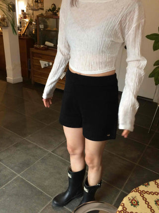 Minimal Pendant Knit Shorts