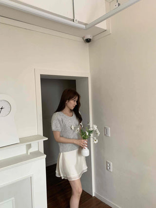 Minimal U-neck Loose Fit Puff Sleeve Knit