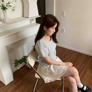 Minimal U-neck Loose Fit Puff Sleeve Knit