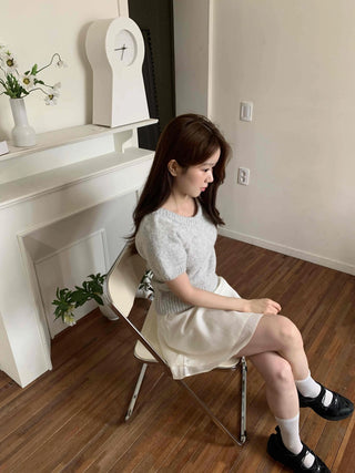 Minimal U-neck Loose Fit Puff Sleeve Knit