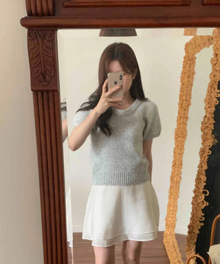 Minimal U-neck Loose Fit Puff Sleeve Knit