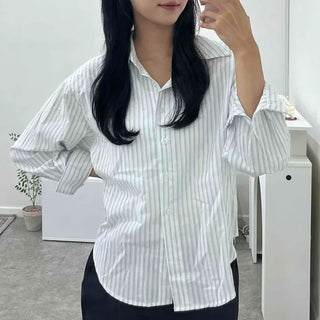 Minimal Loose Fit Striped Shirt