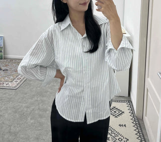Minimal Loose Fit Striped Shirt