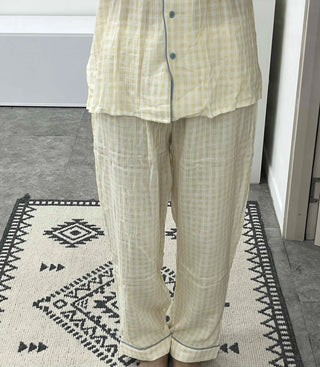 Yellow simple shirt collar pajama set