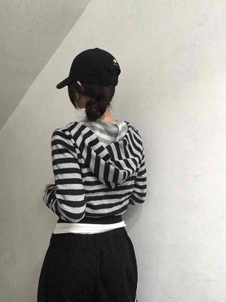 Simple Striped Plain Zip-Up Knit