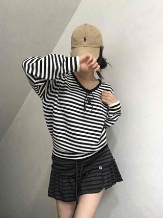 Minimal Autumn Striped V-Neck Knit