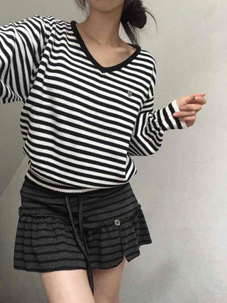 Minimal Autumn Striped V-Neck Knit